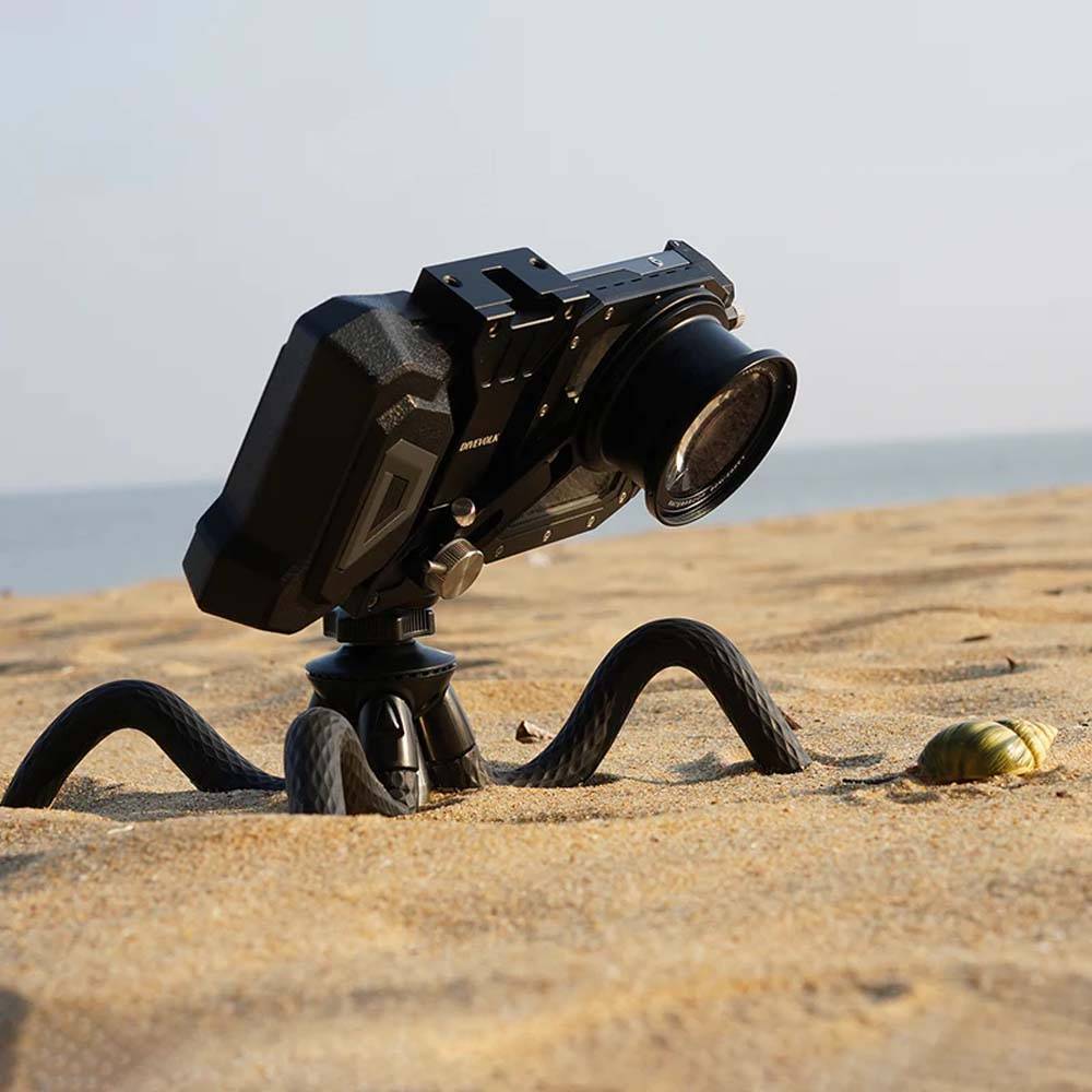 Flexible tripod for DIVEVOLK underwater housing|